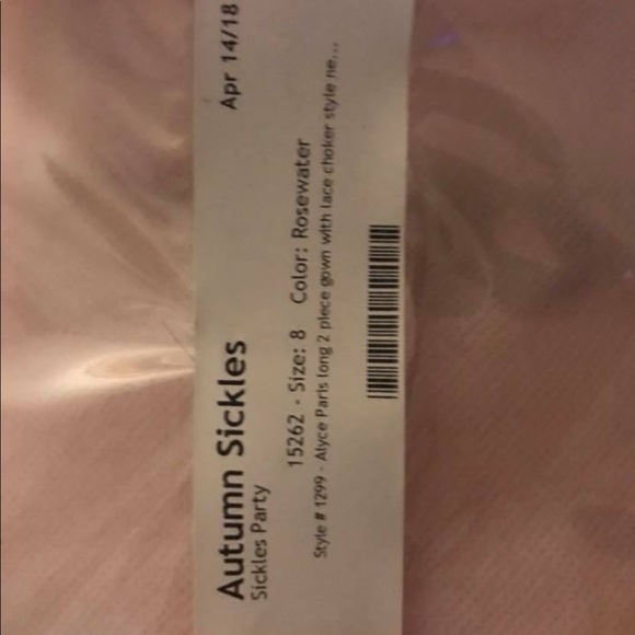 PROM DRESS - Picture 4 of 5